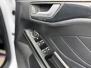 Used 2019 Ford Focus ST-Line White - Interior and Exterior details 11