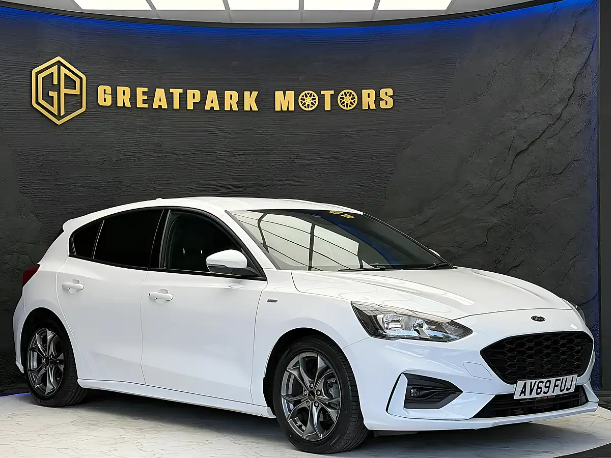 Used 2019 Ford Focus ST-Line White - Interior and Exterior details 3