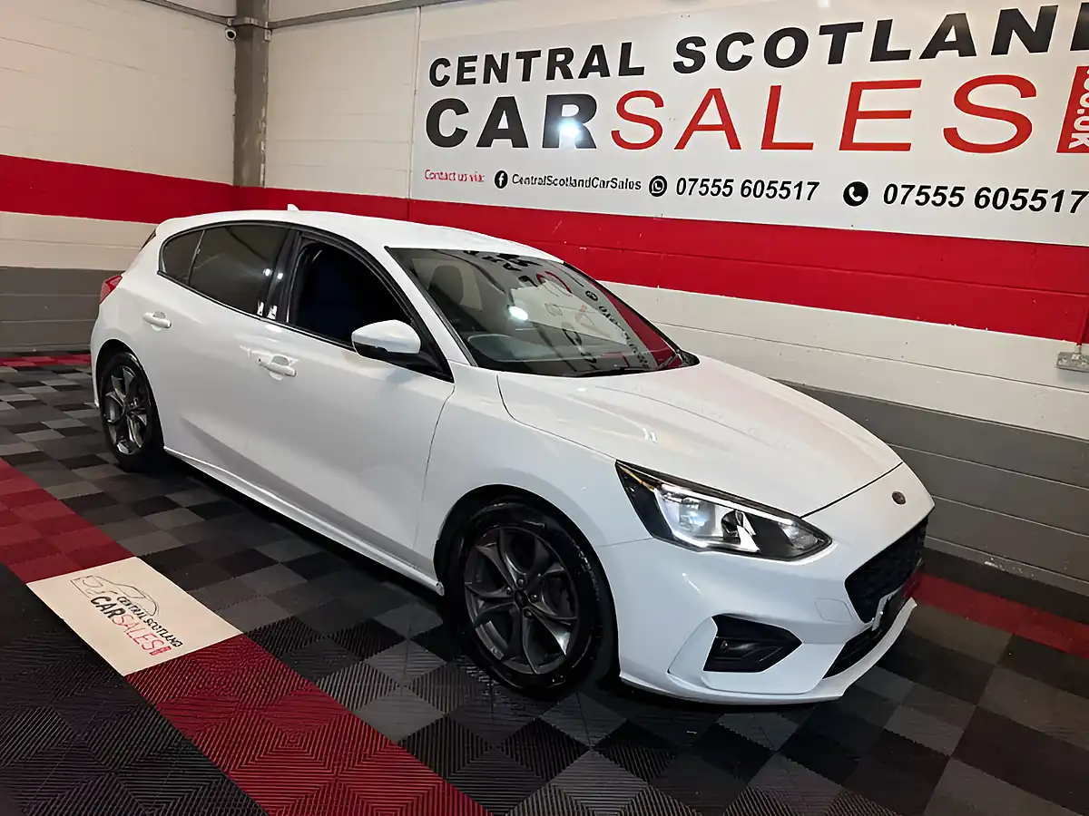 Used 2019 Ford Focus ST-Line White - Front View