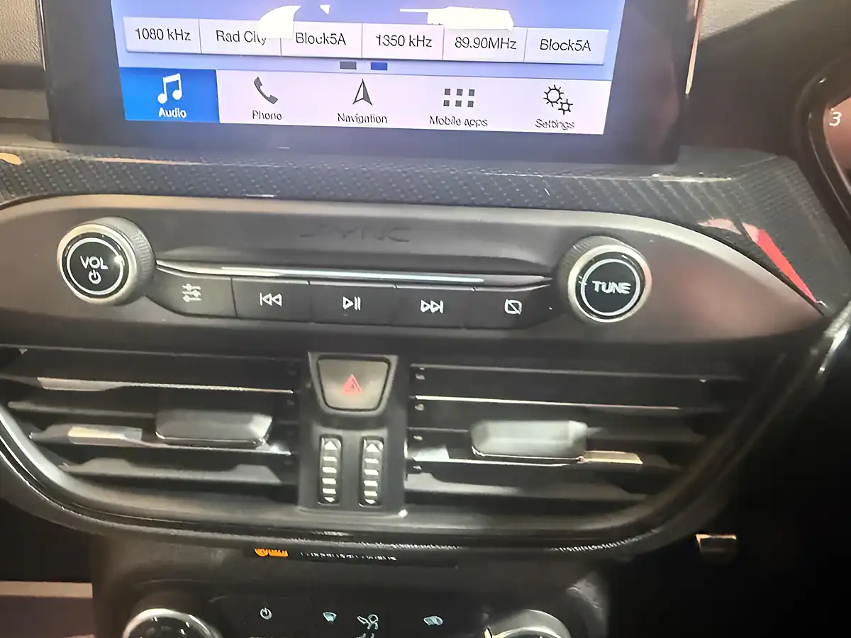 Used 2019 Ford Focus ST-Line White - Interior and Exterior details 15