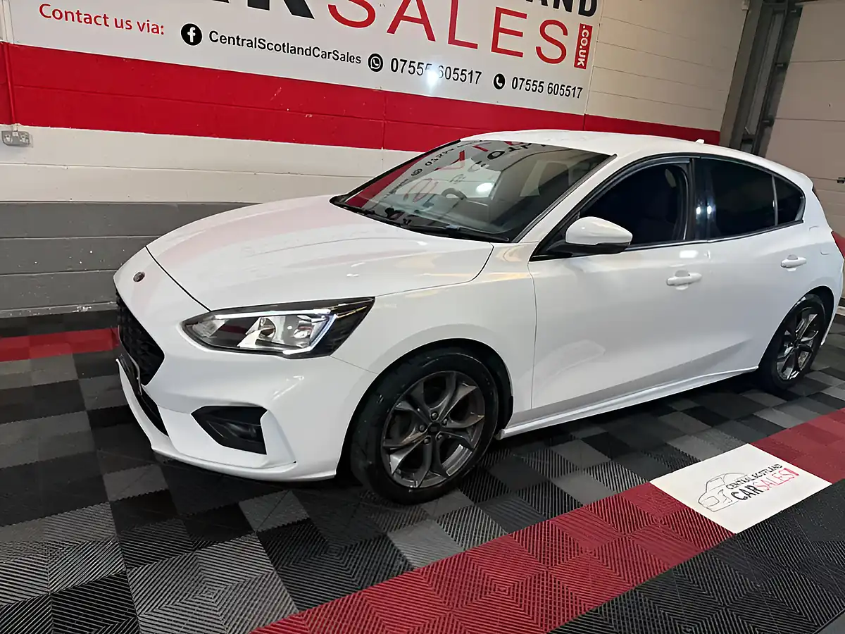 Used 2019 Ford Focus ST-Line White - Interior and Exterior details 2
