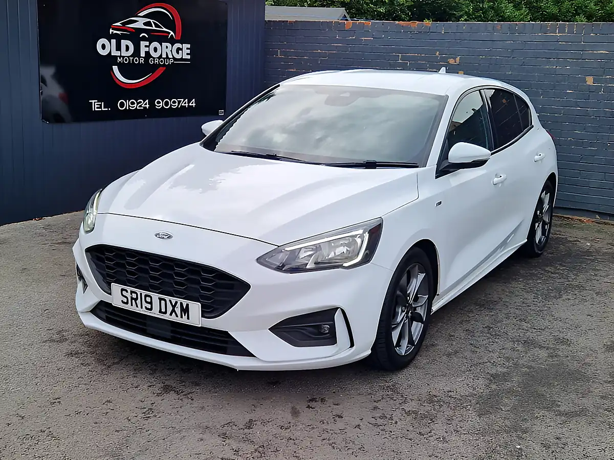 Used 2019 Ford Focus ST-Line White - Front View