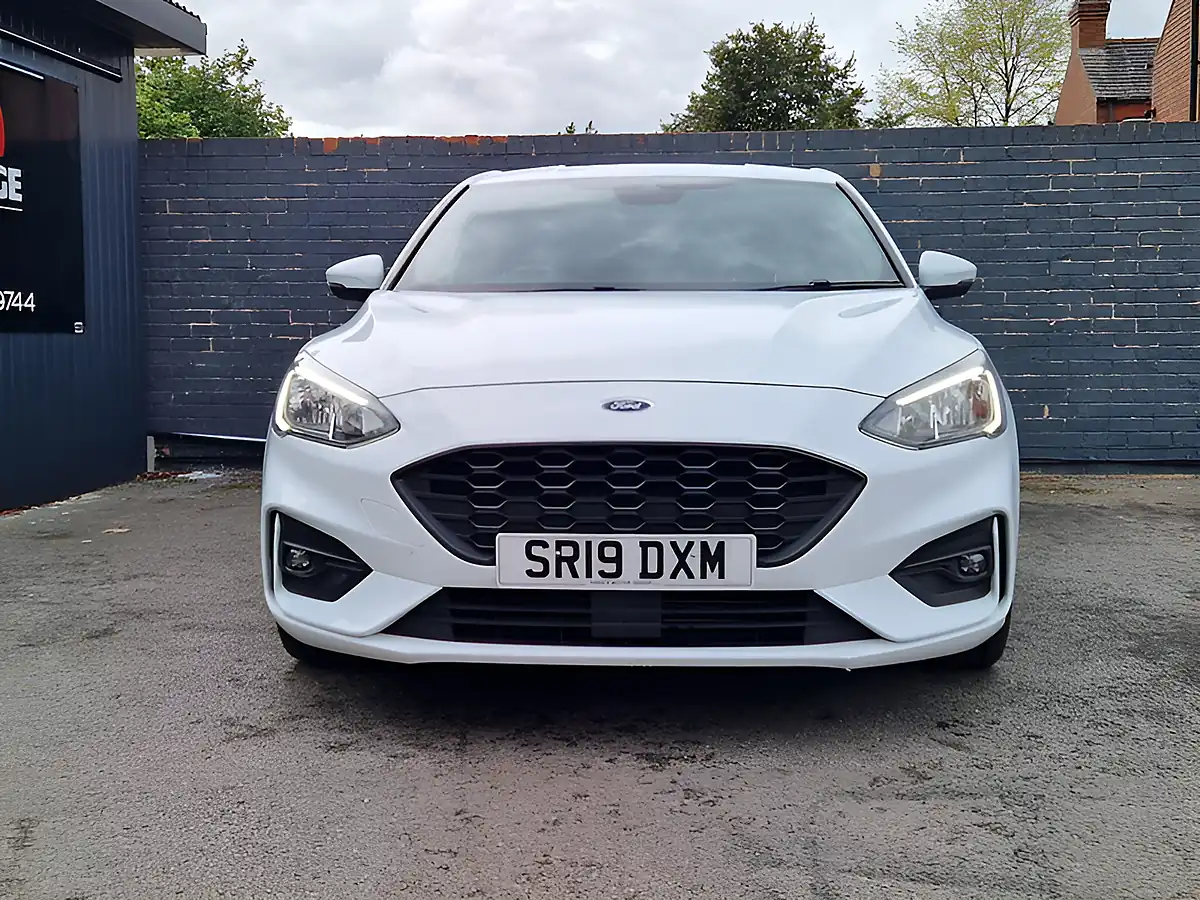Used 2019 Ford Focus ST-Line White - Interior and Exterior details 11