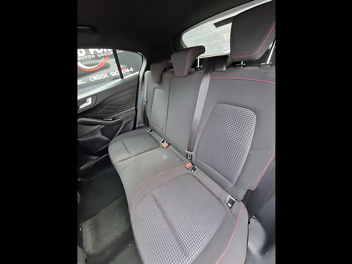Used 2019 Ford Focus ST-Line White - Interior and Exterior details 17