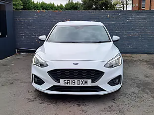 Used 2019 Ford Focus ST-Line White - Interior and Exterior details 4