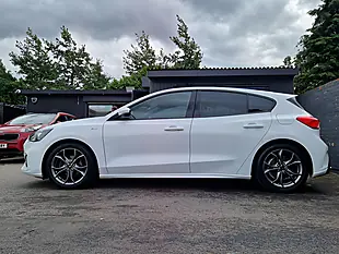 Used 2019 Ford Focus ST-Line White - Interior and Exterior details 6