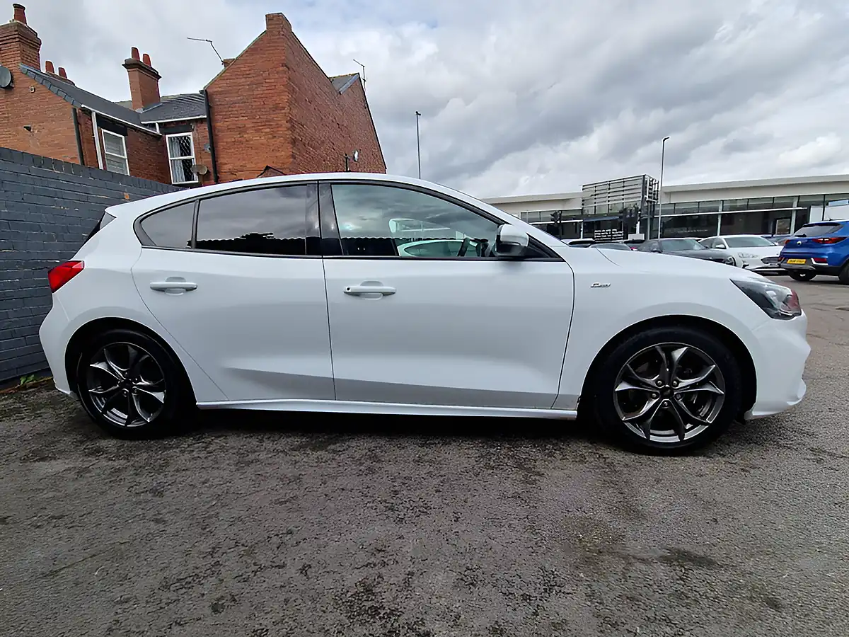 Used 2019 Ford Focus ST-Line White - Interior and Exterior details 7