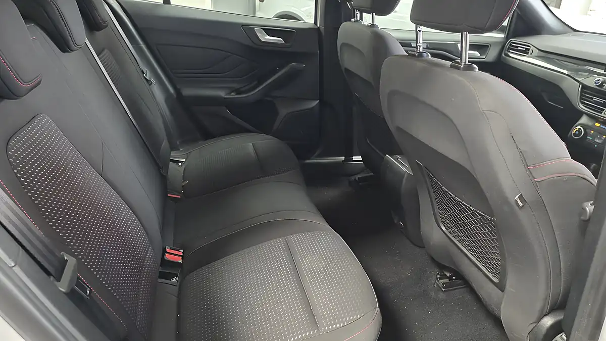 Used 2019 Ford Focus ST-Line White - Interior and Exterior details 11