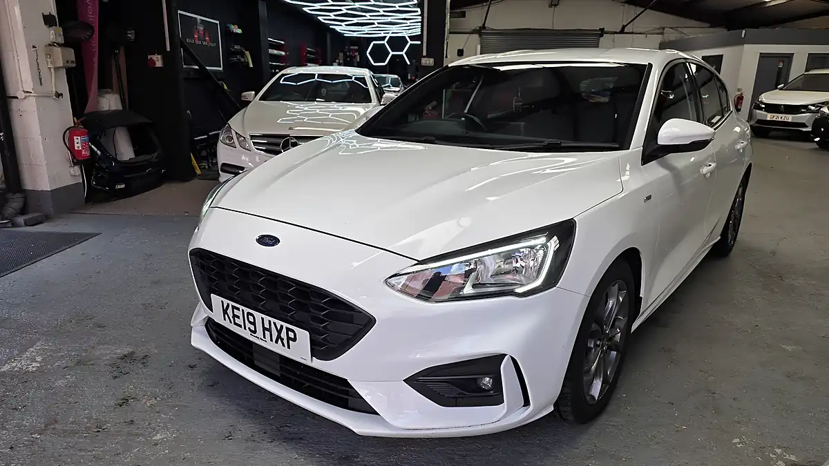 Used 2019 Ford Focus ST-Line White - Interior and Exterior details 3