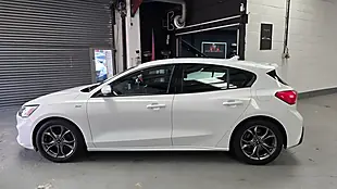 Used 2019 Ford Focus ST-Line White - Interior and Exterior details 8