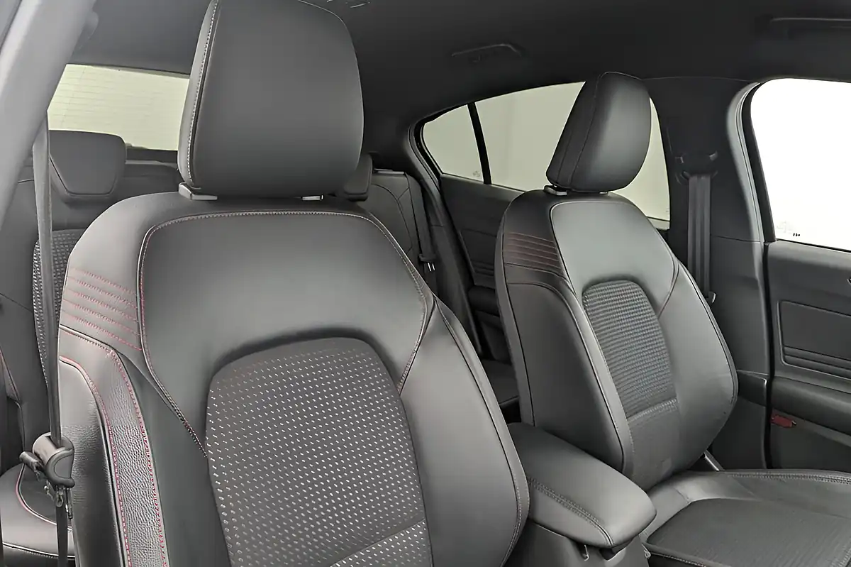 Used 2019 Ford Focus ST-Line X Black - Interior and Exterior details 12