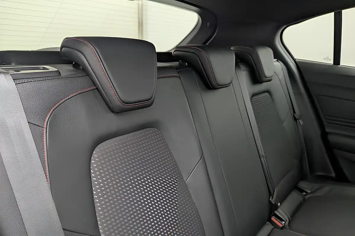 Used 2019 Ford Focus ST-Line X Black - Interior and Exterior details 16