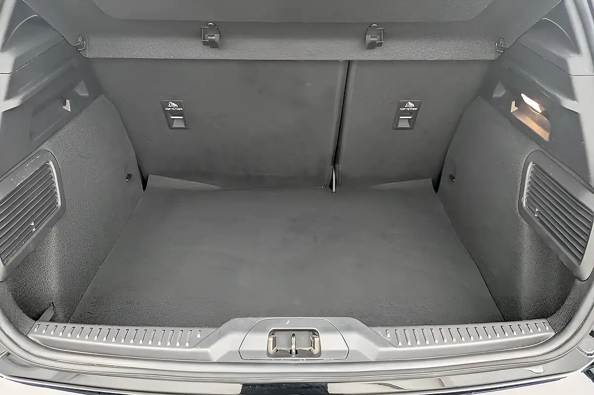 Used 2019 Ford Focus ST-Line X Black - Interior and Exterior details 17