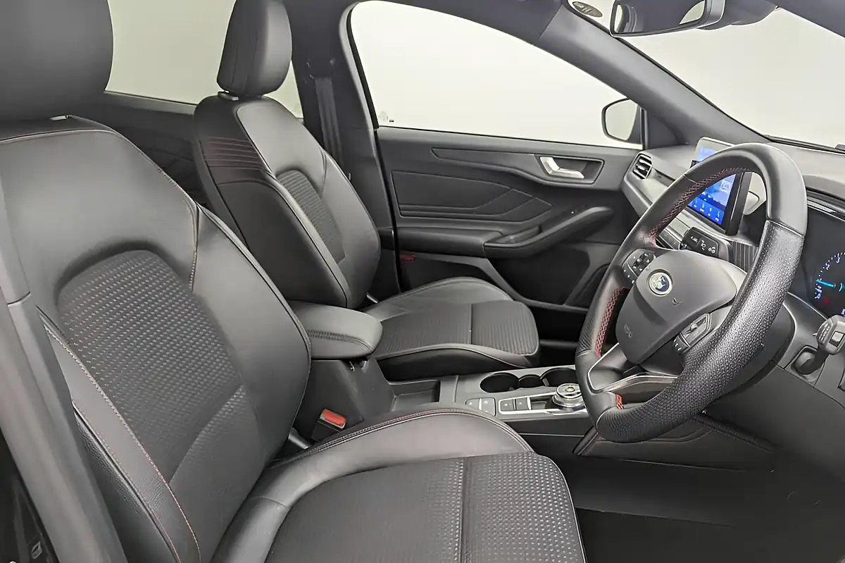 Used 2019 Ford Focus ST-Line X Black - Interior and Exterior details 2
