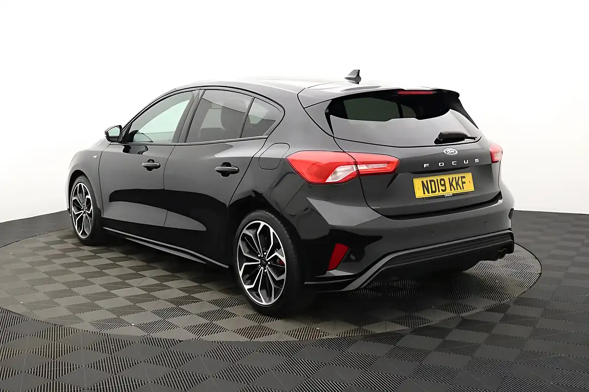 Used 2019 Ford Focus ST-Line X Black - Interior and Exterior details 5
