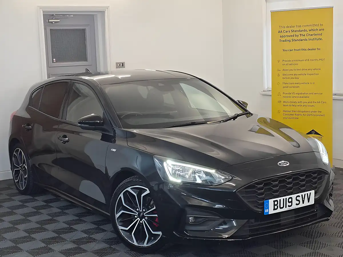 Used 2019 Ford Focus ST-Line X Black - Interior and Exterior details 3