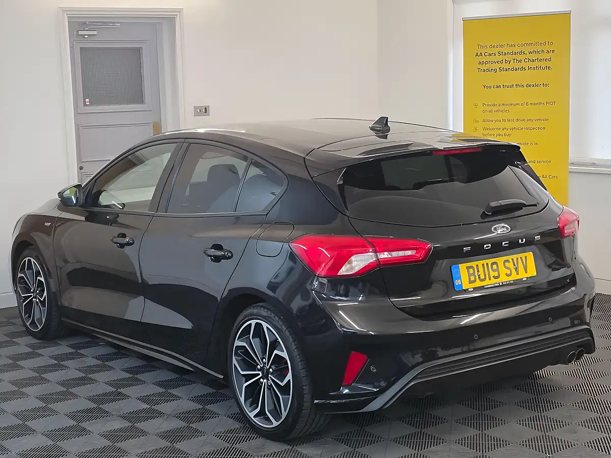 Used 2019 Ford Focus ST-Line X Black - Interior and Exterior details 6