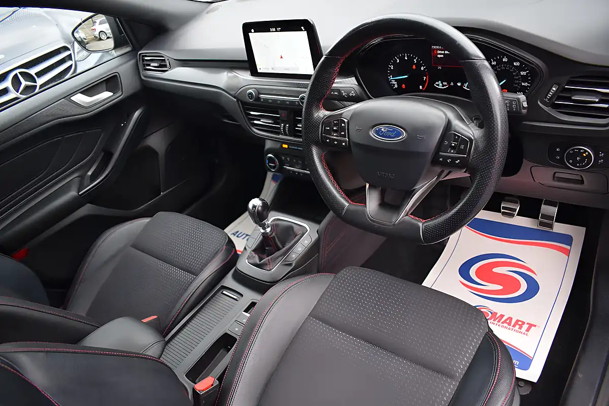 Used 2019 Ford Focus ST-Line X Black - Interior and Exterior details 7