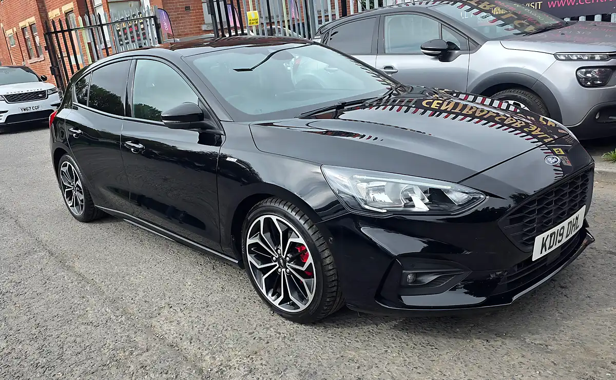 Used 2019 Ford Focus ST-Line X Black - Front View