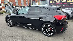 Used 2019 Ford Focus ST-Line X Black - Interior and Exterior details 10