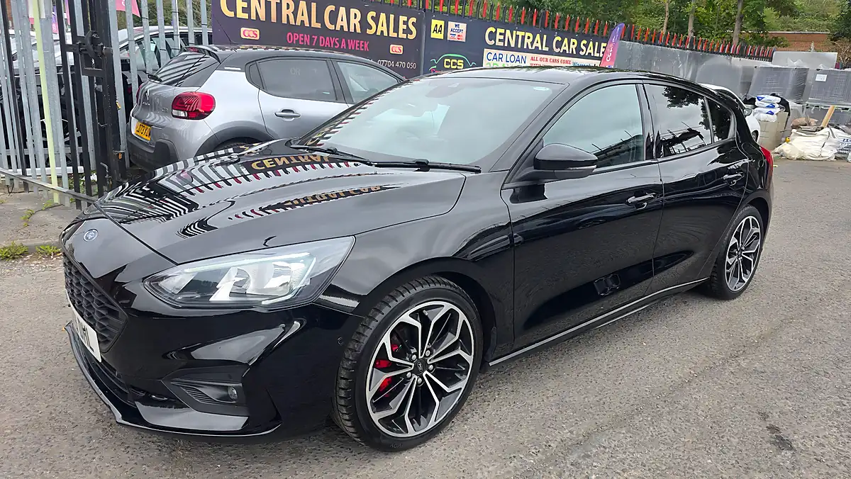 Used 2019 Ford Focus ST-Line X Black - Interior and Exterior details 11