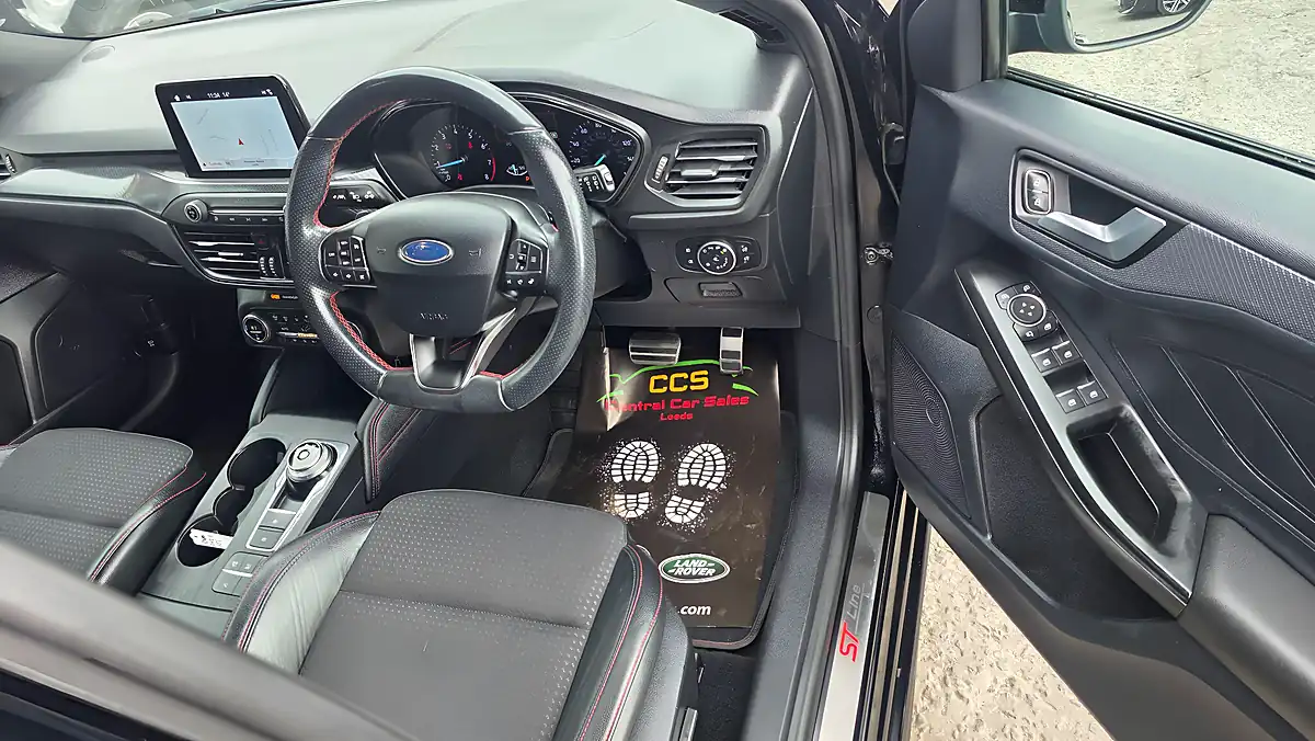Used 2019 Ford Focus ST-Line X Black - Interior and Exterior details 12