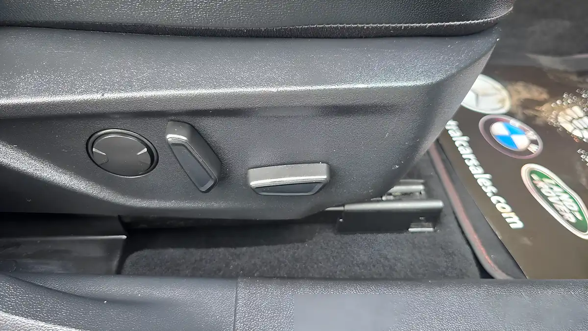 Used 2019 Ford Focus ST-Line X Black - Interior and Exterior details 16