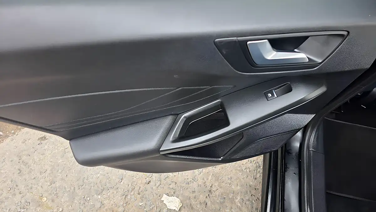 Used 2019 Ford Focus ST-Line X Black - Interior and Exterior details 18