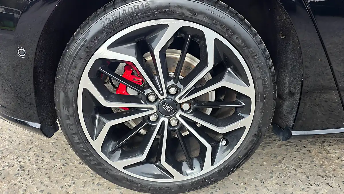 Used 2019 Ford Focus ST-Line X Black - Interior and Exterior details 19