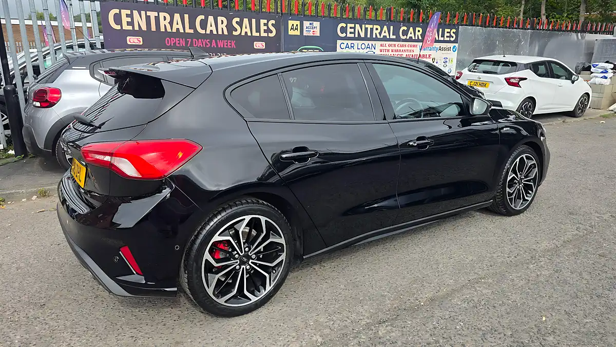 Used 2019 Ford Focus ST-Line X Black - Interior and Exterior details 7