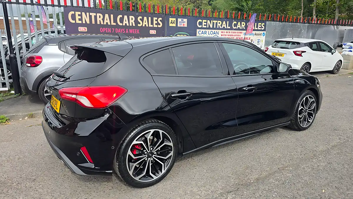 Used 2019 Ford Focus ST-Line X Black - Interior and Exterior details 8