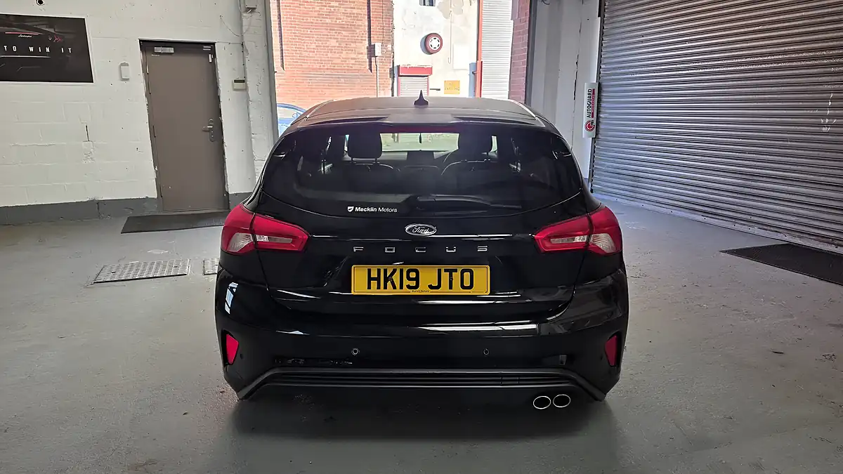 Used 2019 Ford Focus ST-Line X Black - Interior and Exterior details 5