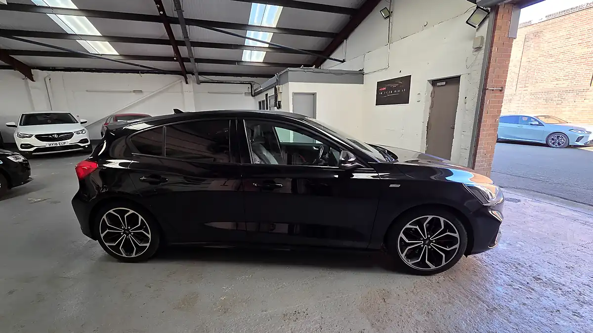 Used 2019 Ford Focus ST-Line X Black - Interior and Exterior details 6