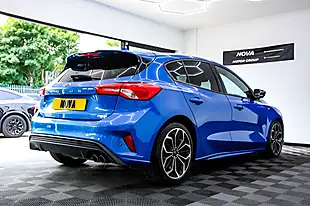Used 2019 Ford Focus ST-Line X Blue - Interior and Exterior details 10
