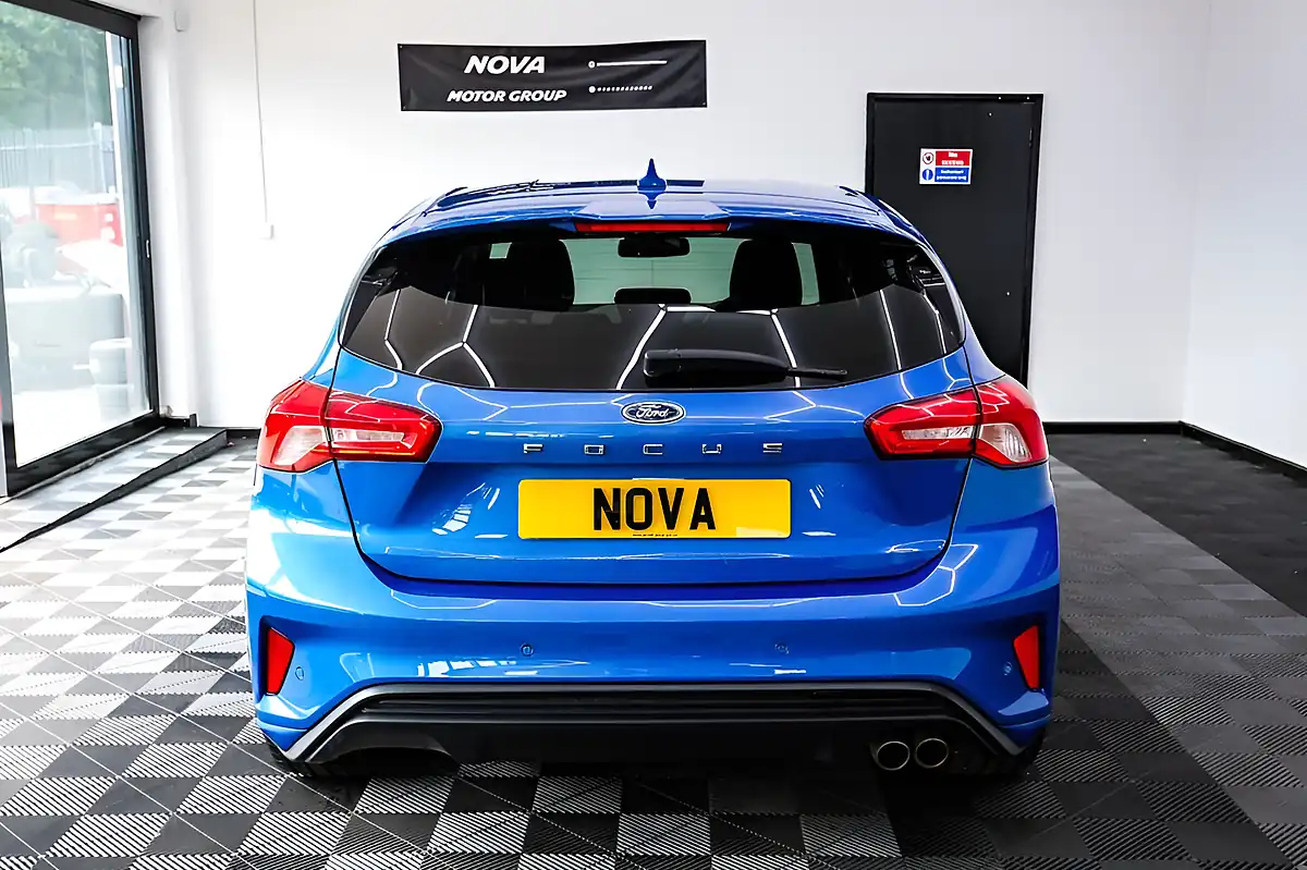 Used 2019 Ford Focus ST-Line X Blue - Interior and Exterior details 11