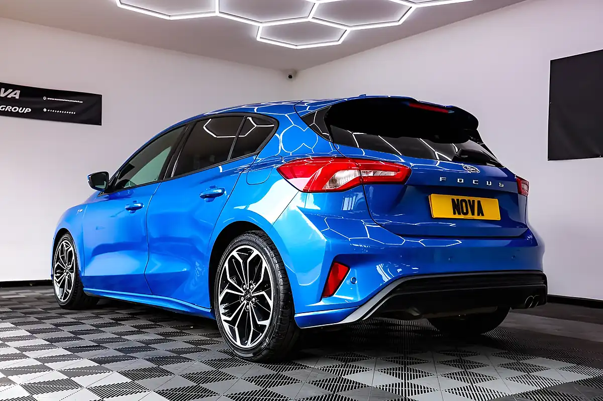 Used 2019 Ford Focus ST-Line X Blue - Interior and Exterior details 12
