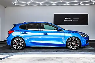 Used 2019 Ford Focus ST-Line X Blue - Interior and Exterior details 5