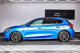 Used 2019 Ford Focus ST-Line X Blue - Interior and Exterior details 6
