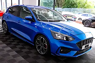 Used 2019 Ford Focus ST-Line X Blue - Interior and Exterior details 9
