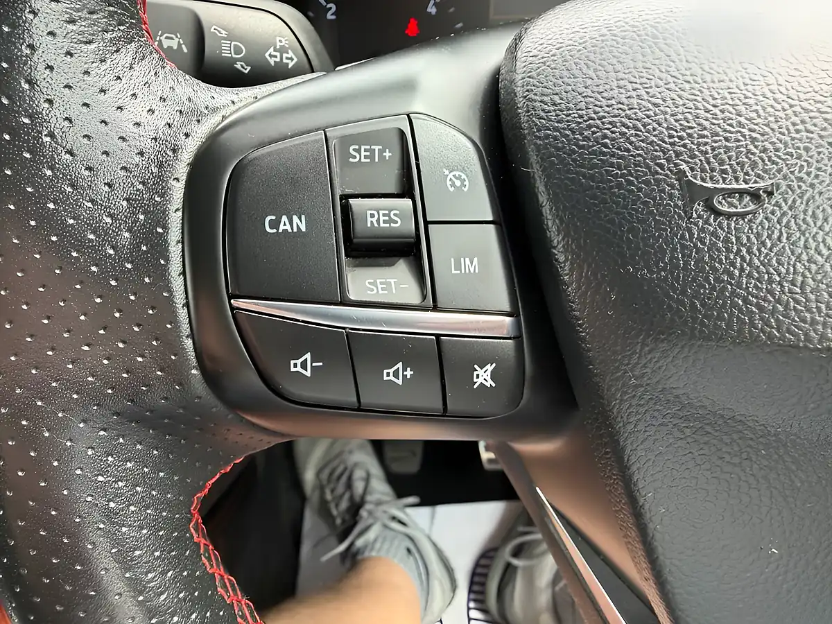 Used 2019 Ford Focus ST-Line X Blue - Interior and Exterior details 17