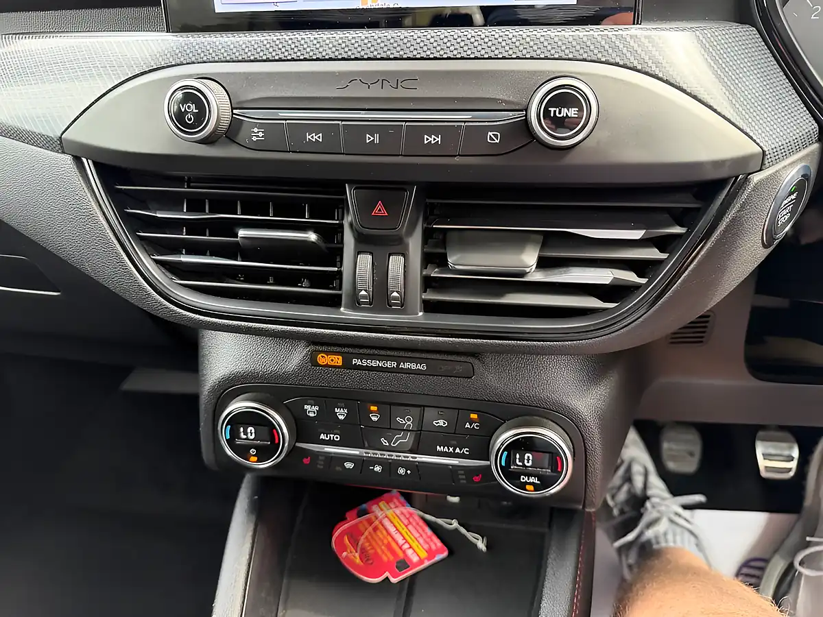 Used 2019 Ford Focus ST-Line X Blue - Interior and Exterior details 18