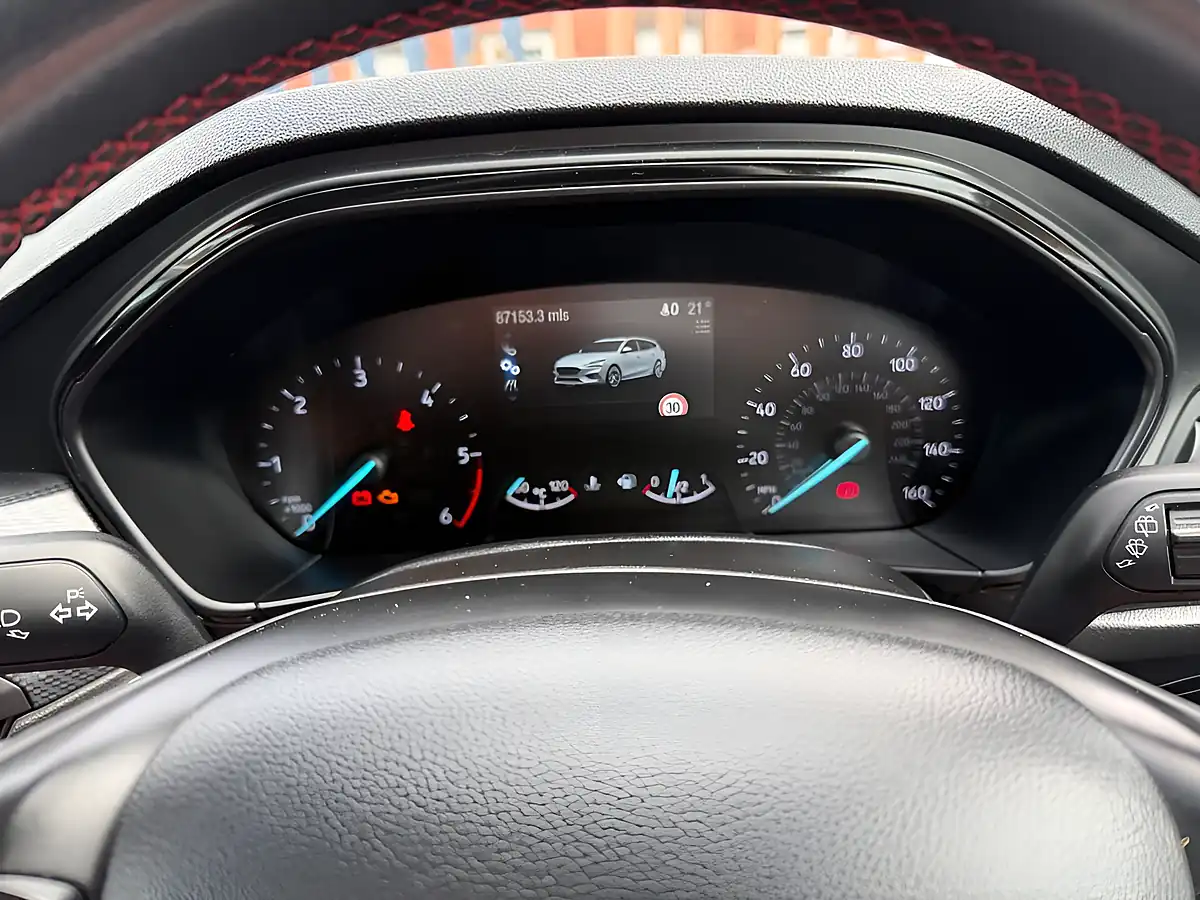 Used 2019 Ford Focus ST-Line X Blue - Interior and Exterior details 20