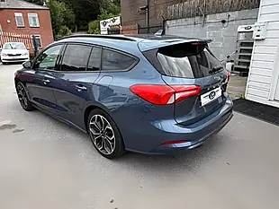 Used 2019 Ford Focus ST-Line X Blue - Interior and Exterior details 5