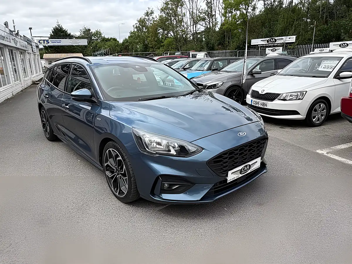 Used 2019 Ford Focus ST-Line X Blue - Interior and Exterior details 9