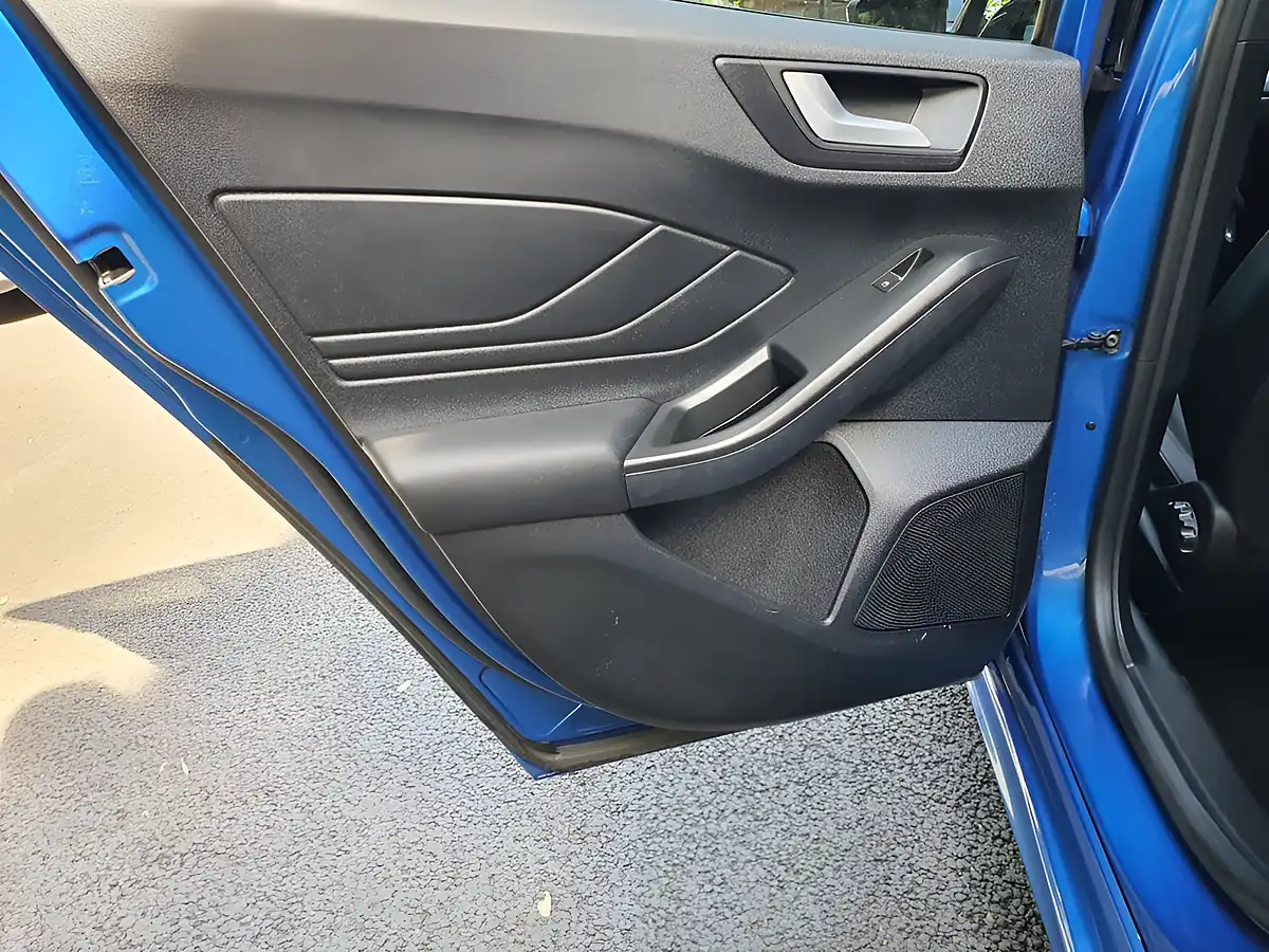 Used 2019 Ford Focus ST-Line X Blue - Interior and Exterior details 13
