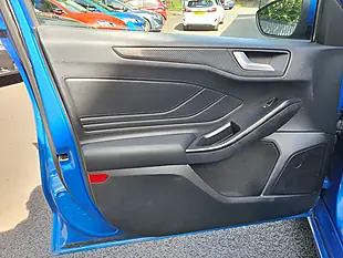 Used 2019 Ford Focus ST-Line X Blue - Interior and Exterior details 14