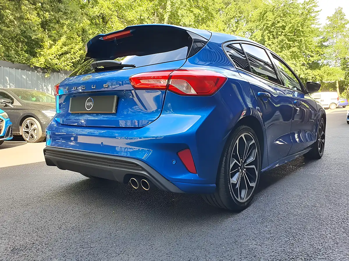Used 2019 Ford Focus ST-Line X Blue - Interior and Exterior details 6
