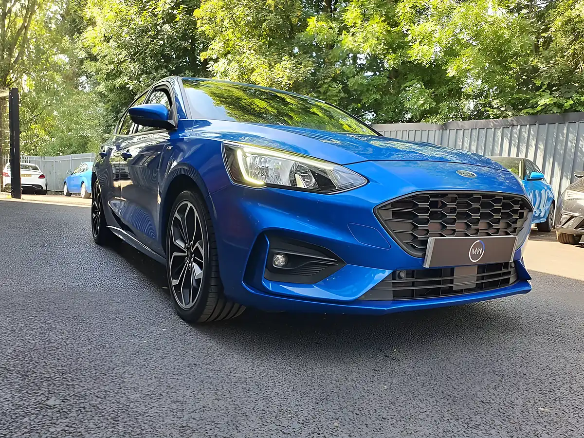 Used 2019 Ford Focus ST-Line X Blue - Interior and Exterior details 7