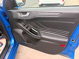 Used 2019 Ford Focus ST-Line X Blue - Interior and Exterior details 16