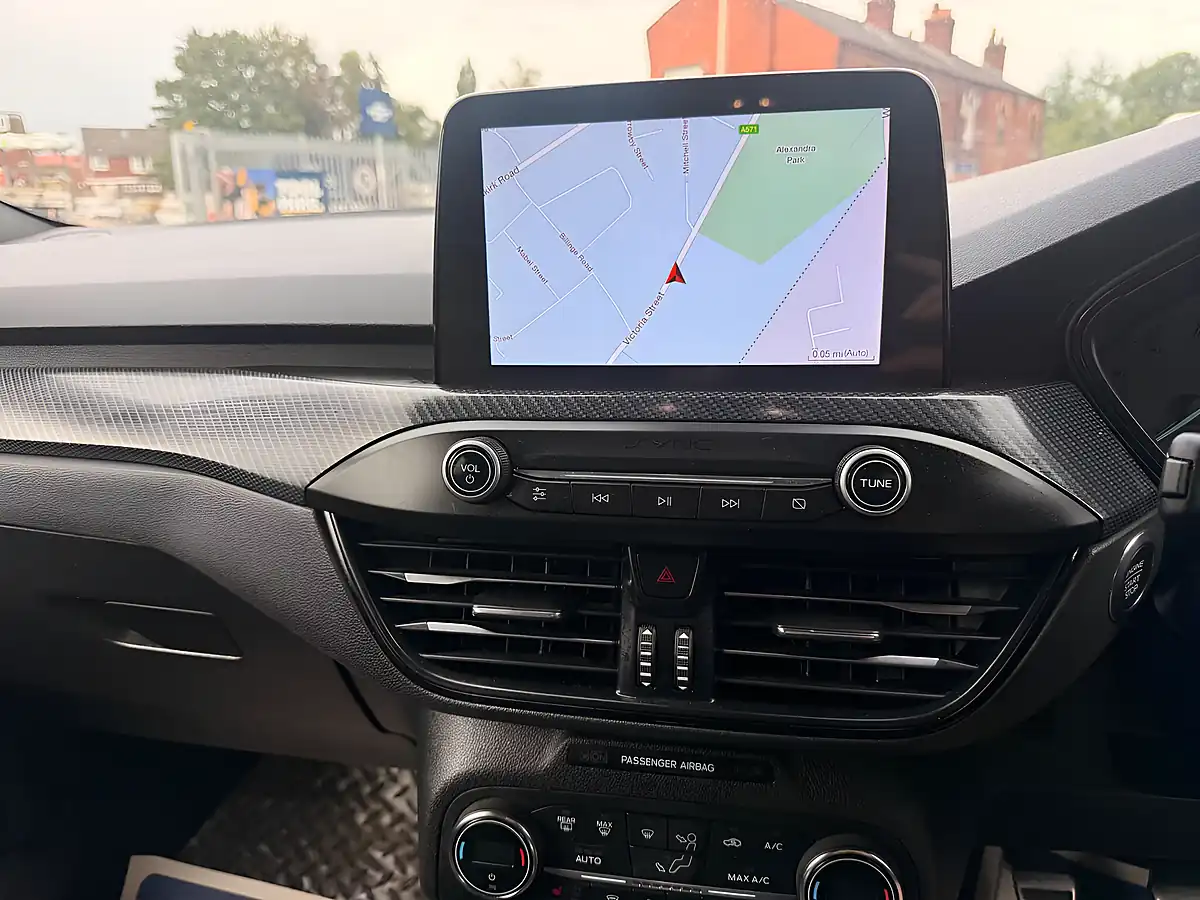 Used 2019 Ford Focus ST-Line X Blue - Interior and Exterior details 18